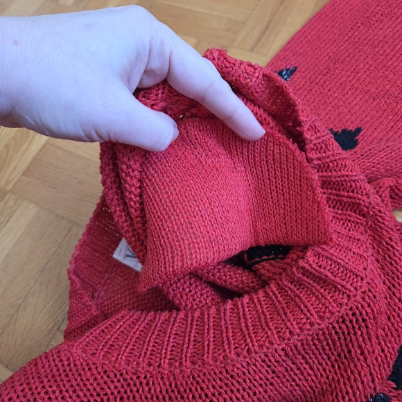 Red Geometric Sweater - Picture 5 of 15